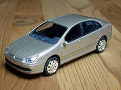 �b�T�iBeige�j