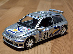 Clio Maxi�@Universal Hobbies