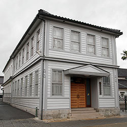 賀茂鶴酒造本社事務所