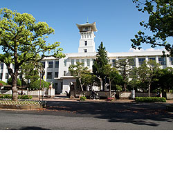 旧高知城東中学校