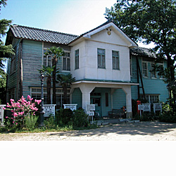 蒲原鉄道本社屋
