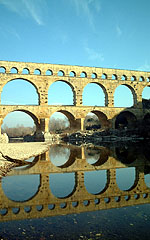 Pont du Gardi2000NOz̓앧̐j